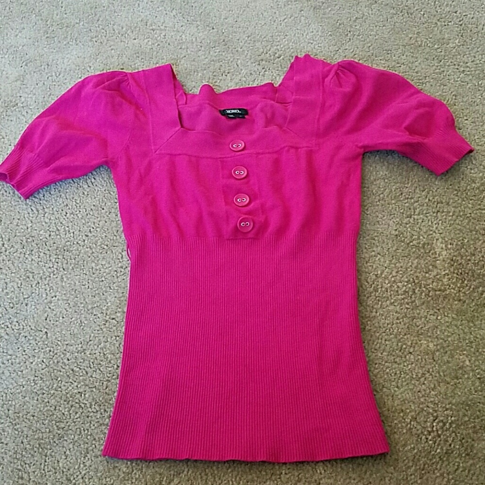 Sweater, with short sleeve.